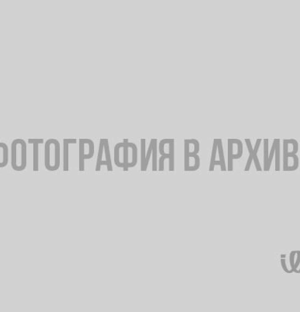 Новогодние украшения города: Выборг vs Великие Луки