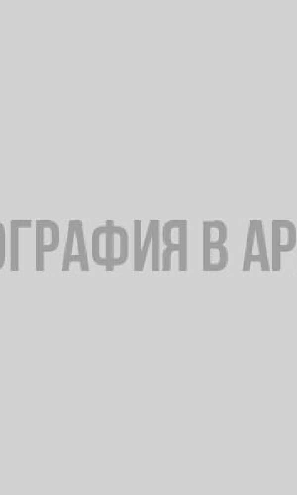 В Тосно хулиганы опрокинули кашпо с цветами