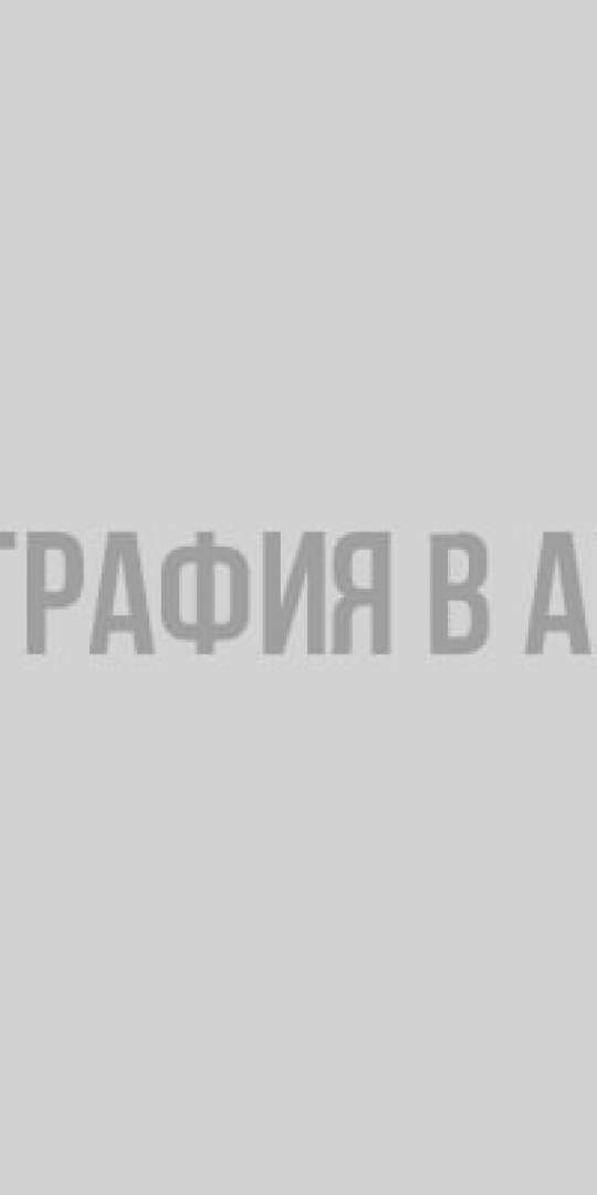 Из-за выпавшего снега в Ленобласти и Петербурге произошло множество аварий и образовались колоссальные пробки