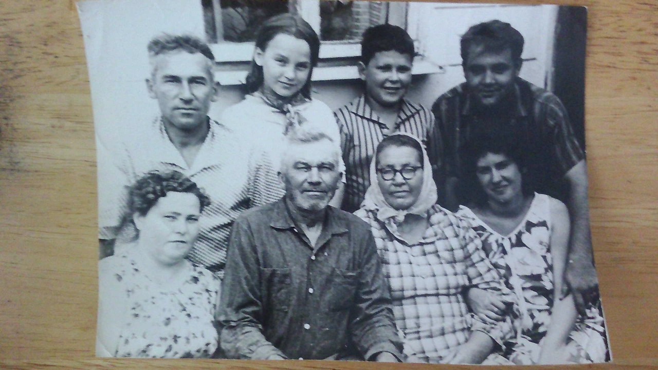 Степан Иванович с семьей