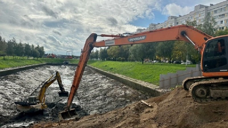 В Петербурге завершили второй этап расчистки реки Новой