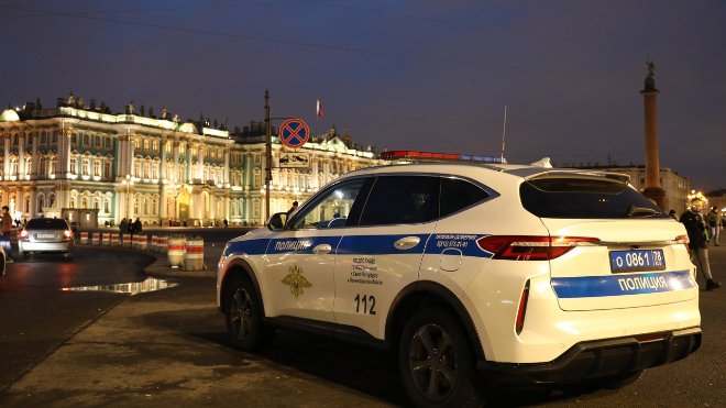 Водители шесть раз пытались подкупить инспекторов ДПС в Петербурге и Ленобласти - Все водители получили протоколы за нарушения. Два случая в Петербурге привели к возбуждению уголовны
