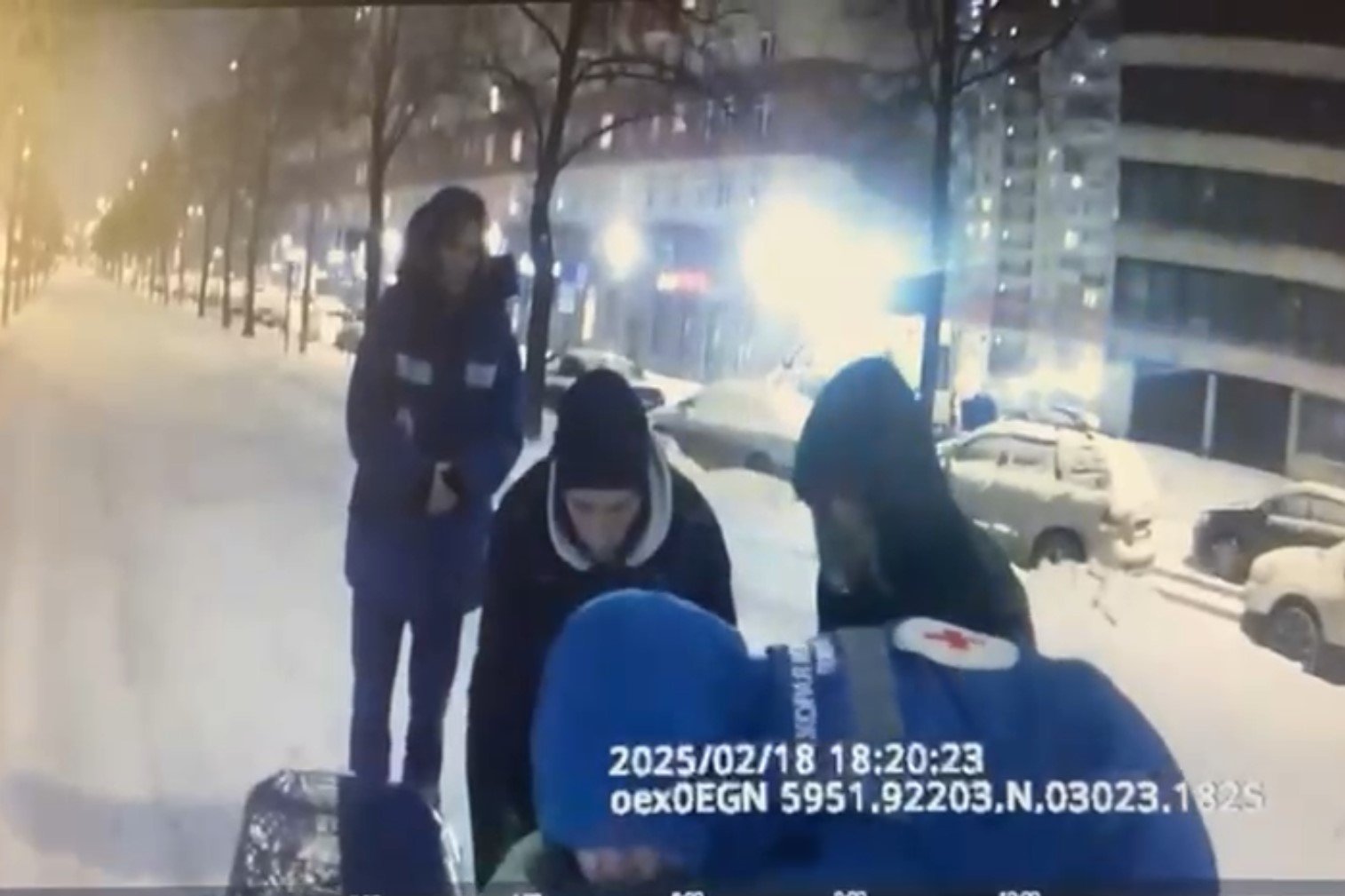 Курьер сбил ребенка и попытался скрыться в Петербурге. На помощь пришли росгвардейцы - Вечером 18 февраля на Бухарестской улице росгвардейцы заметили 12-летнего мальчика, сидящего на вело