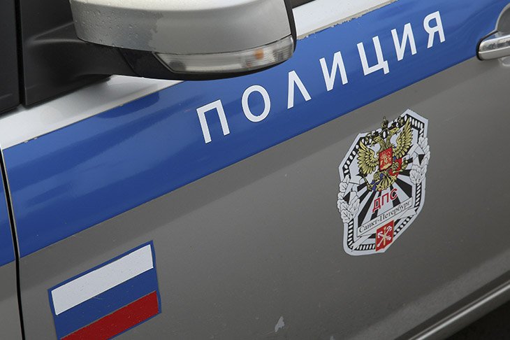 В Мурино ищут хулиганов, спаливших детскую коляску и самокат в парадной - Огонь полностью уничтожил чужое имущество. Пострадавших нет.