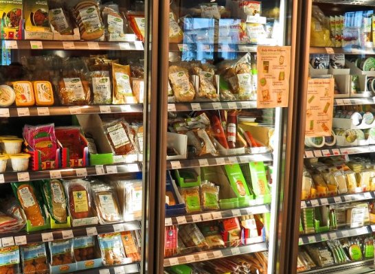 "Изрядно шокированы": американец удивился ценам на продукты в России - Гражданин США посетил Россию и был приятно удивлен ассортименту в магазинах и стоимости товаров.