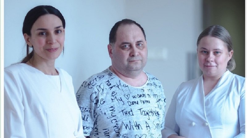 Пациента с редким заболеванием спинного мозга спасли в ЛОКБ - Врачи Ленинградской областной больницы спасли пациента с MOG-ассоциированным миелитом. Это заболеван