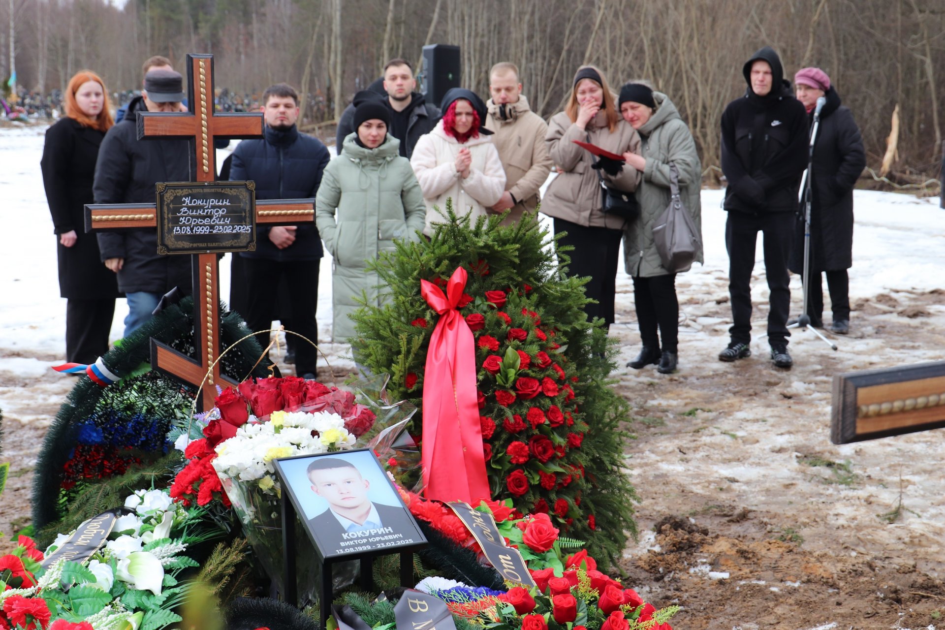 В Кировске простились с погибшим в Белгородской области бойцом СВО - Виктор проходил службу по контракту с 2022 года.