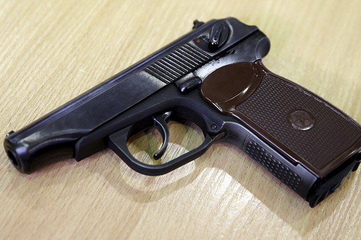 Полиция задержала двух жителей Мурино, паливших из пистолета в Петербурге - Выяснилось, что мужчины в момент задержания находились в состоянии опьянения.
