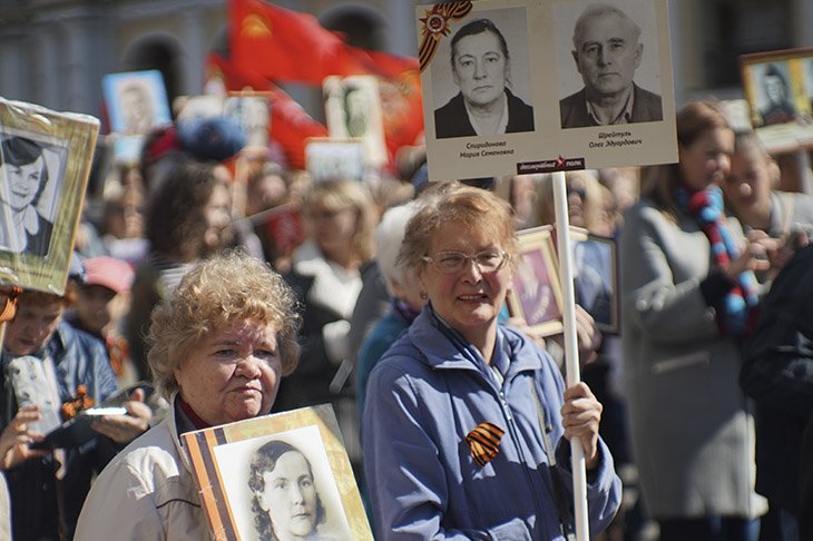 Акция "Бессмертный полк" пройдет в Ленобласти в очном формате - Об этом заявил глава региона Александр Дрозденко.