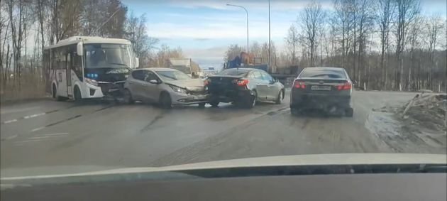 В Ленобласти за утро произошло два ДТП с автобусами - Проводится проверка.