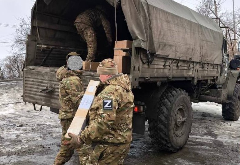 Ленобласть направила партию гумпомощи в зону СВО - В составе груза продовольствие, медикаменты, экипировка и даже внедорожник.