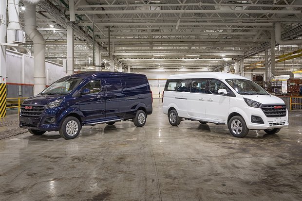 «АвтоВАЗ» запустил новый бренд коммерческих автомобилей SKM - Под маркой SKM будут выпускаться пассажирские и цельнометаллические фургоны, а также шасси с открыто