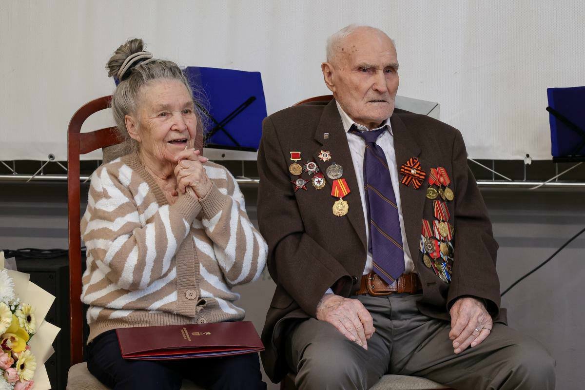 Ветеран Великой Отечественной войны из Рощино отметил 100-летний юбилей - Василий Павлович говорит, что его долголетие – результат заботы близких и упорного труда. Земляки ув