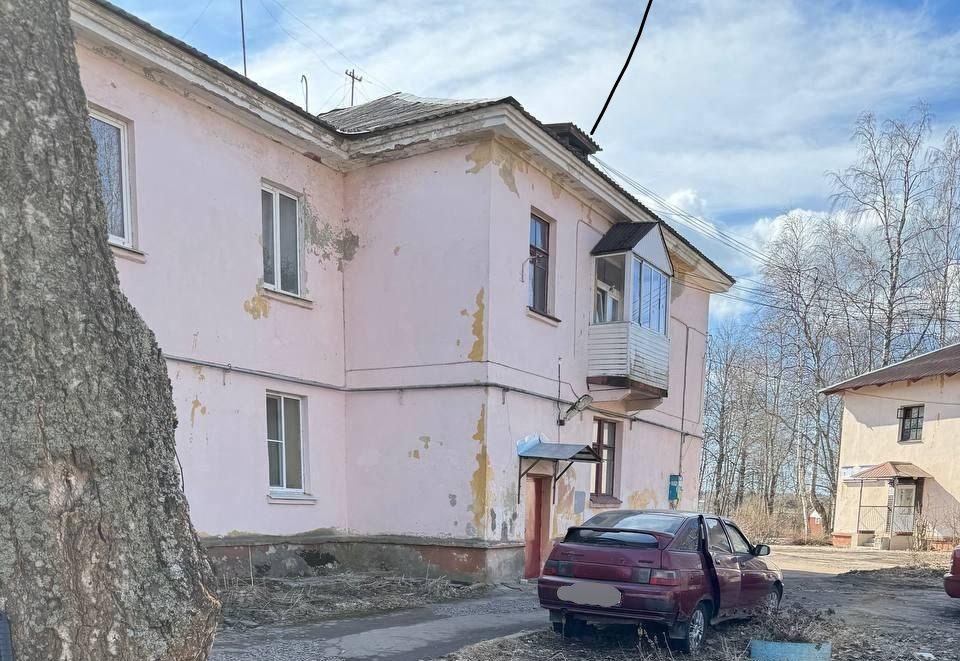 Прокуратура проверяет многоквартирный дом в Приозерске - В Приозерске по информации о ненадлежащем состоянии дома № 15 на улице Привокзальная прокуратура Лен