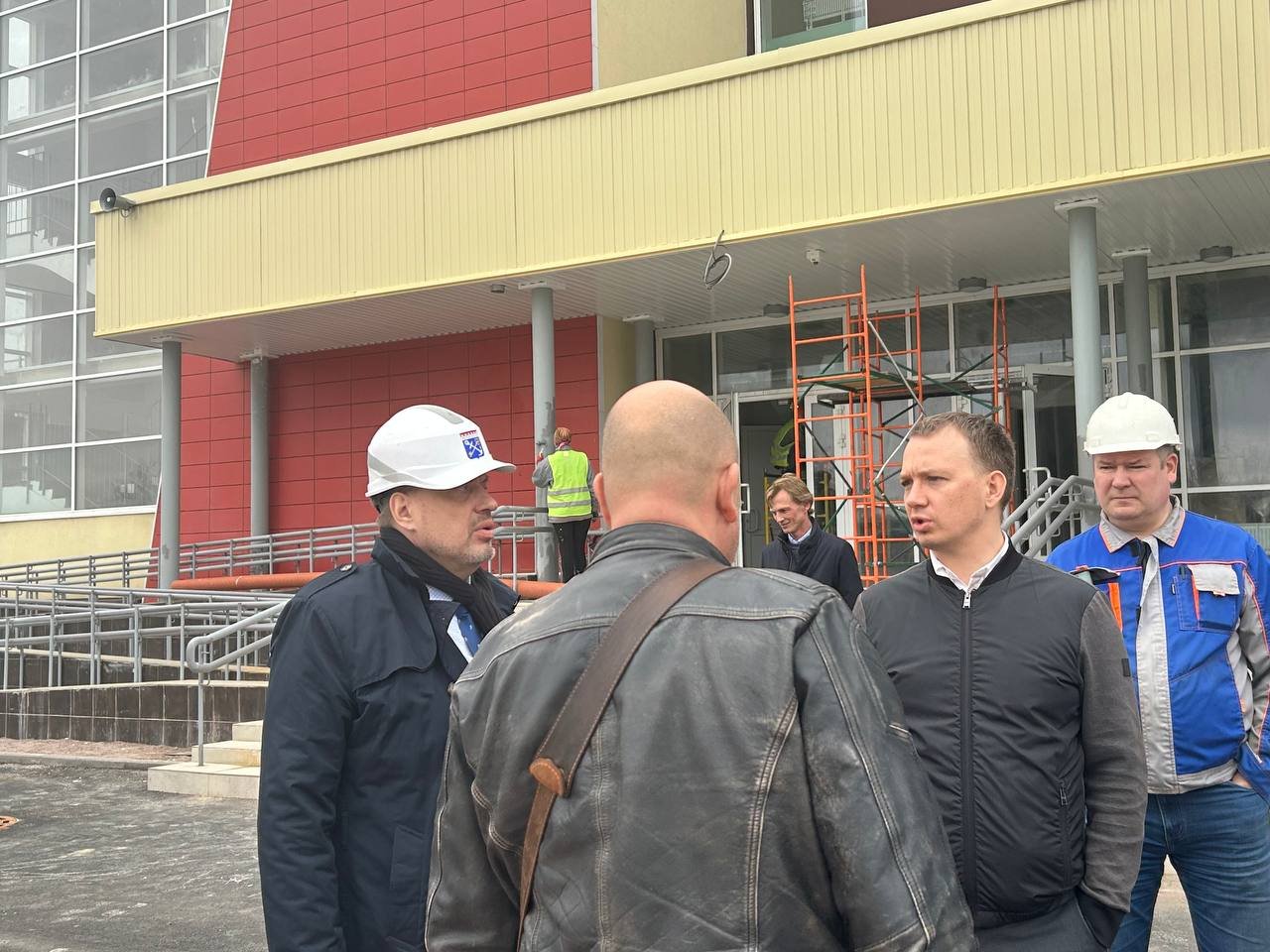 В Ломоносовском районе прошла проверка хода строительства школы и ФОКа - В четверг, 17 апреля, в ходе рабочей поездки председатель комитета по строительству Ленинградской об