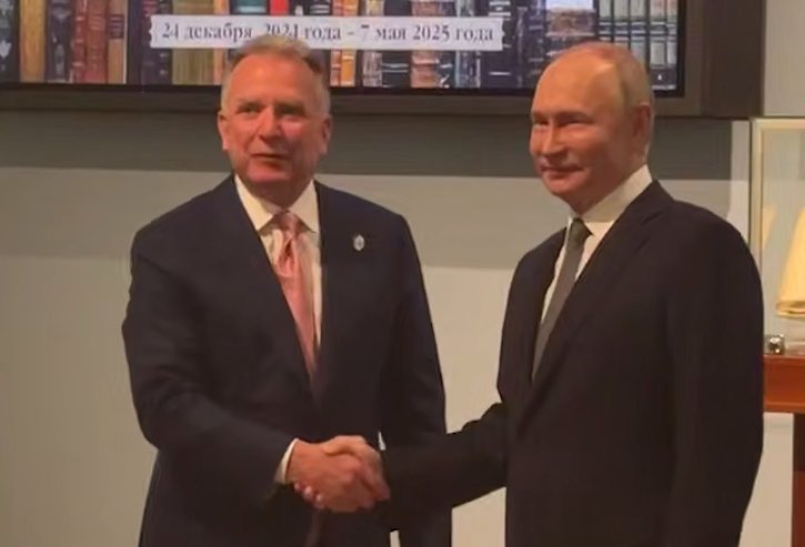 В Петербурге началась встреча Владимира Путина и Стивена Уиткоффа - Одна из заглавных тем встречи - ситуация на Украине.