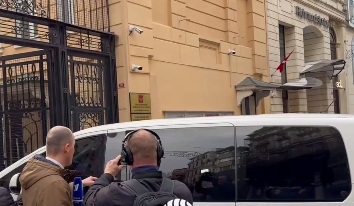 В Стамбуле дали старт новому этапу российско-американских переговоров - В турецком Стамбуле около 10 часов утра по мск (совпадает с местным) начался второй этап консультаци