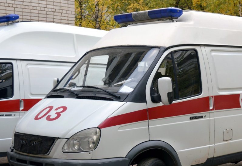 В Выборгском районе маленький ребенок выпал из окна квартиры на 3-м этаже - Полиция по факту несчастного случая проводит проверку.