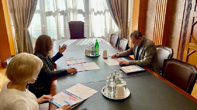 Уполномоченный по защите прав предпринимателей считает, что в Ленобласти снизилось административное давление на бизнес - Губернатор Ленинградской области Александр Дрозденко принял ежегодный доклад уполномоченного по защи