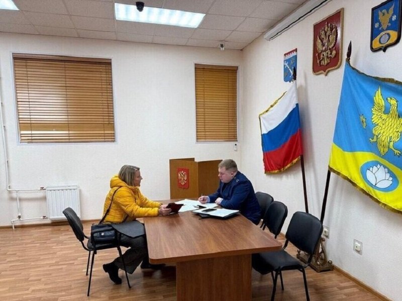 Всеволожский прокурор принял жителей Колтушского поселения - Городской прокурор Всеволожска Дмитрий Смирнов провел личный прием жителей Колтушского городского по