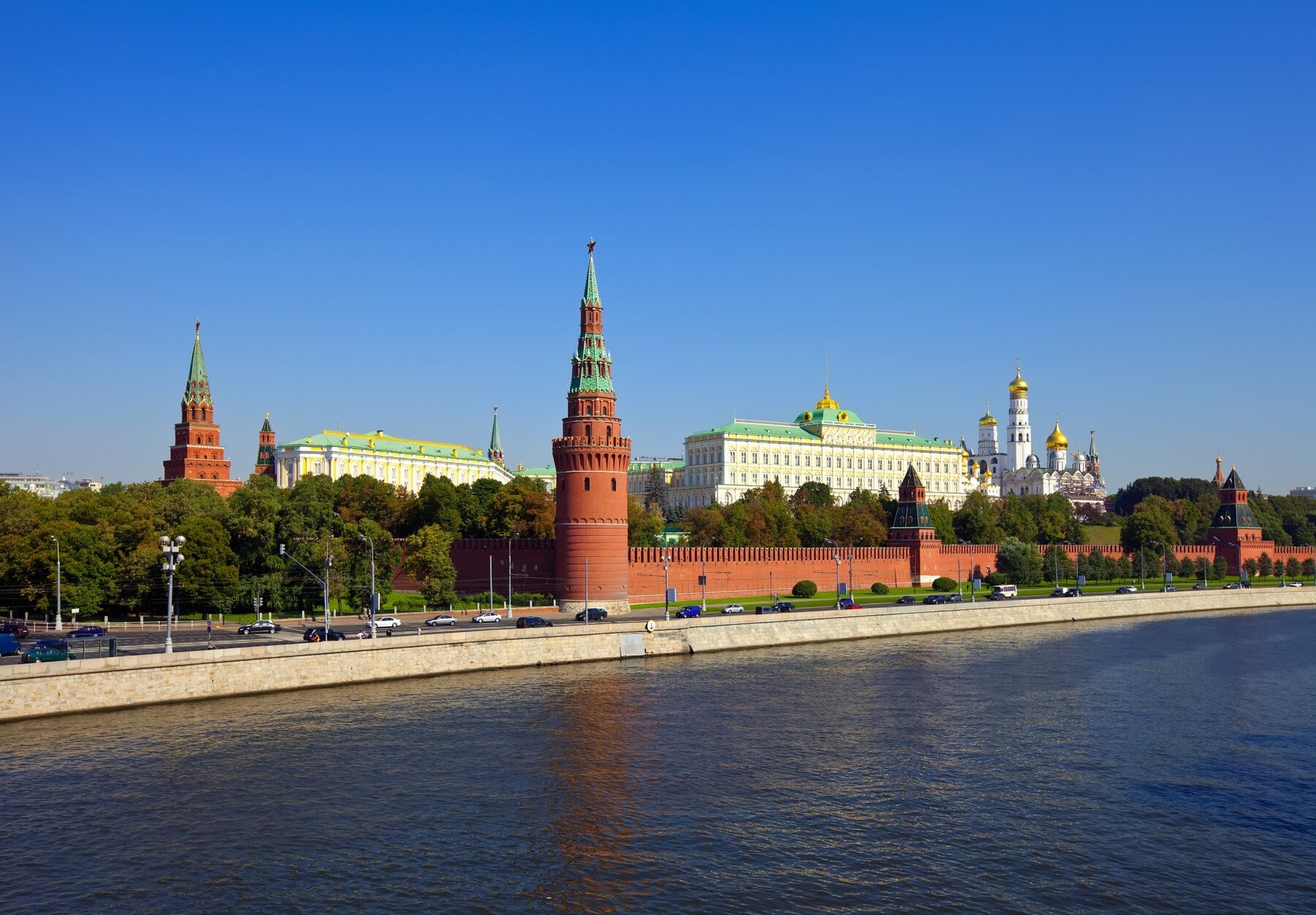 кремль Правительство отменило концерт ко Дню Победы на Красной площади - В обновленном пункте остался только фейерверк.