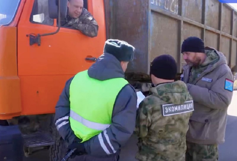 В Ленобласти усилили контроль за соблюдением правил при перевозке грузов - В Ленинградской области продолжаются рейды по контролю за соблюдением правил при перевозке грузов.