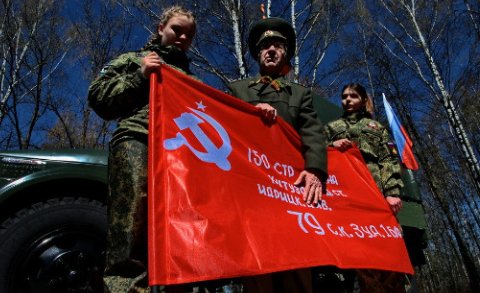 В Ленобласти проходит автопробег "Никто не забыт, ничто не забыто" - Старт автопробегу был дан у мемориала "Синявинские высоты".