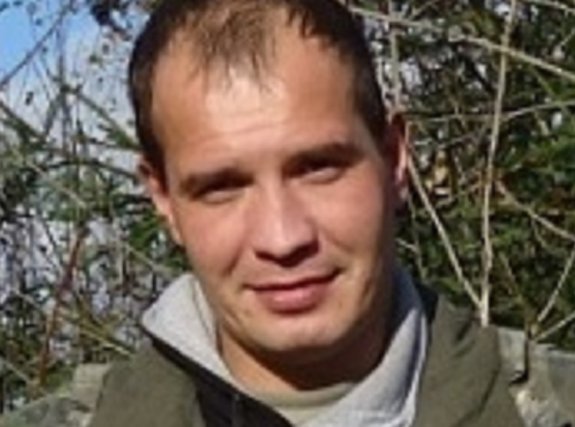 В Киришах проводят в последний путь бойца СВО Александра Виноградова - Военнослужащий погиб при выполнении боевой задачи.