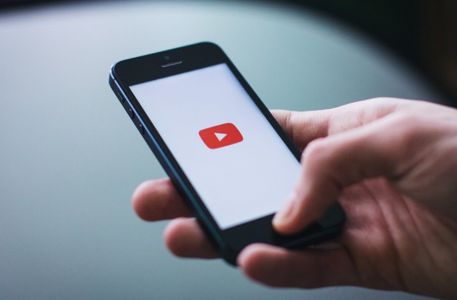В России частично заработал YouTube - СМИ - Пользователи сообщают, что сервис работает на мобильных устройствах без сторонних программ.