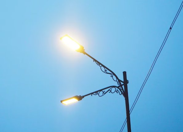 Масштабную замену уличных фонарей проведут в Выборгском районе - Работы по замене уличного освещения пройдут в 21 населенном пункте района.