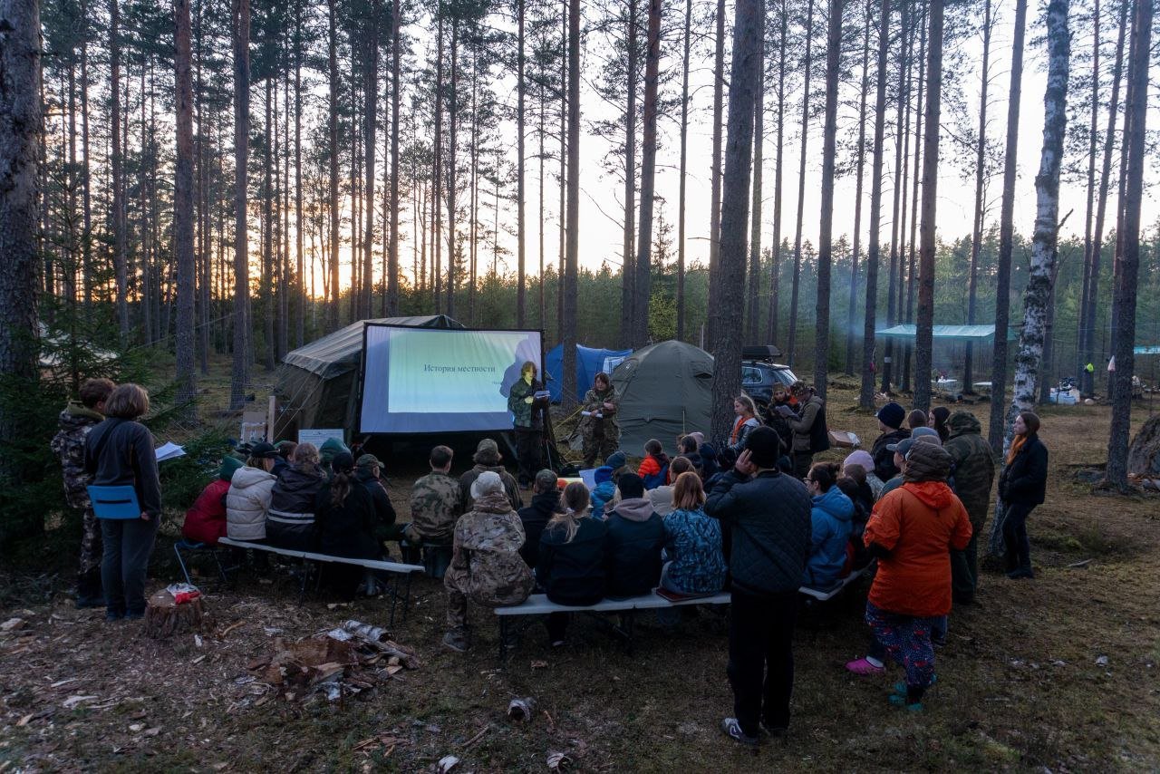 В Выборгском районе подвели итоги первой полевой экспедиции «Школы поисковика» - Под Выборгом прошла акция «Вахта памяти-2025» в рамках проекта «Школа поисковика «Область Славы».