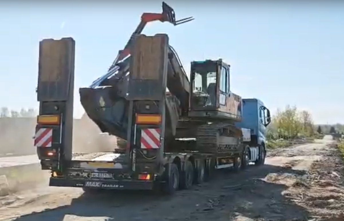 В Койрово снова пресекли попытку создания нелегальной свалки: виновные опять остались без дорогостоящей техники - Всего Эконадзор уже изъял порядка 20 единиц тяжелой спецтехники, работавшей на этом участке.