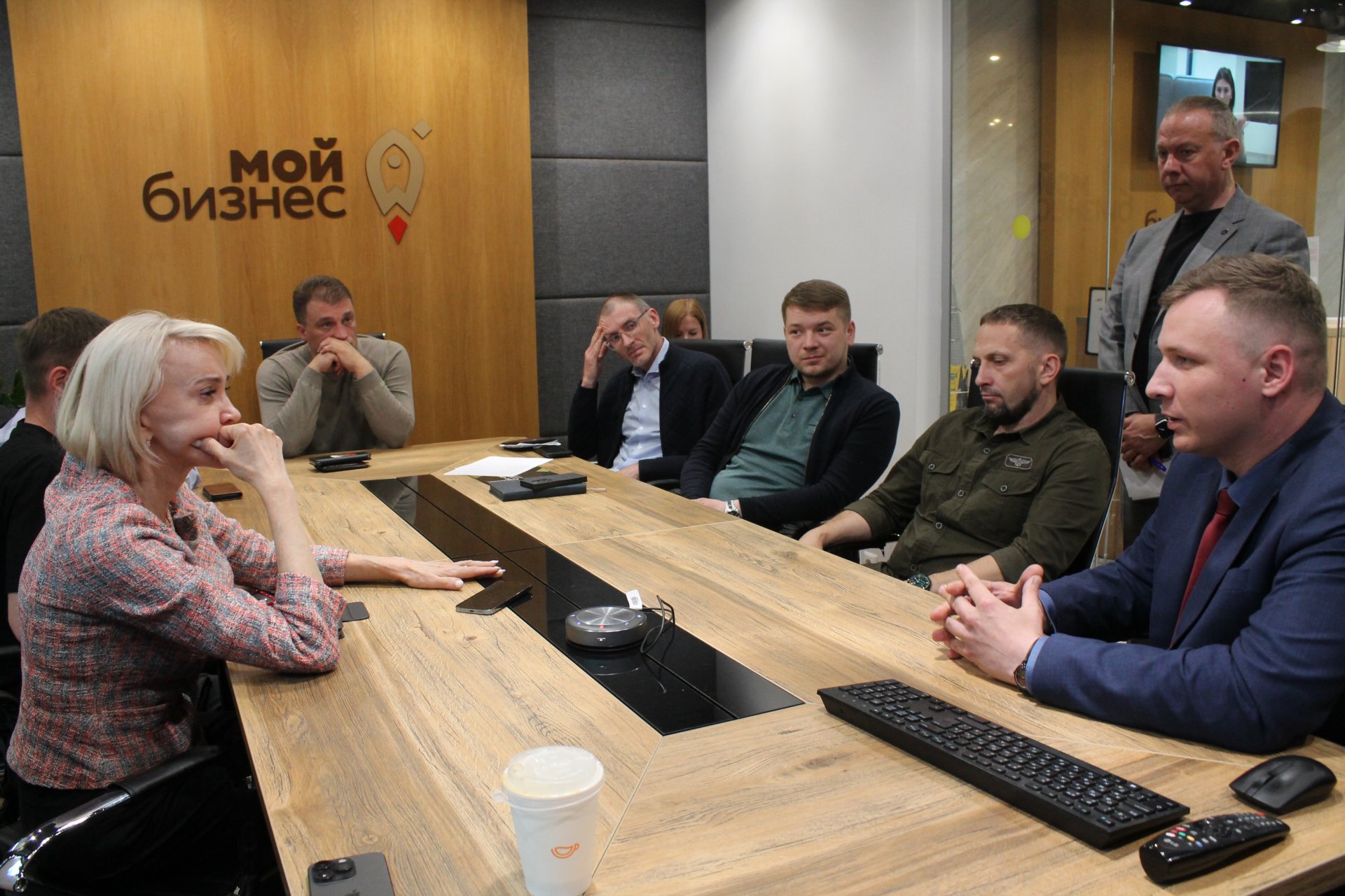Ленинградские умельцы объединяются для поддержки участников СВО - В Ленобласти по инициативе губернатора Александра Дрозденко на базе регионального мультицентра форми