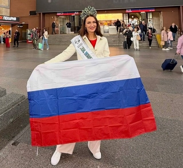 Жительница Петербурга представит Россию на конкурсе красоты и материнства Mrs. Globe Classique 2025 в США - Финалистка конкурса «Миссис Приморский район» и жительница Санкт-Петербурга Наталья Андрейчук предст