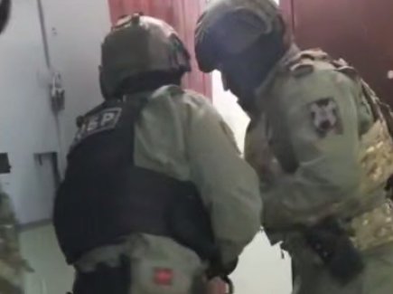 Участники банды воров, обиравших пьяных прохожих и бутики одежды в Петербурге, предстанут перед судом - В преступную группу, орудовавшую с 2020 по 2023 годы, входили шесть человек. Одна из них - девушка.
