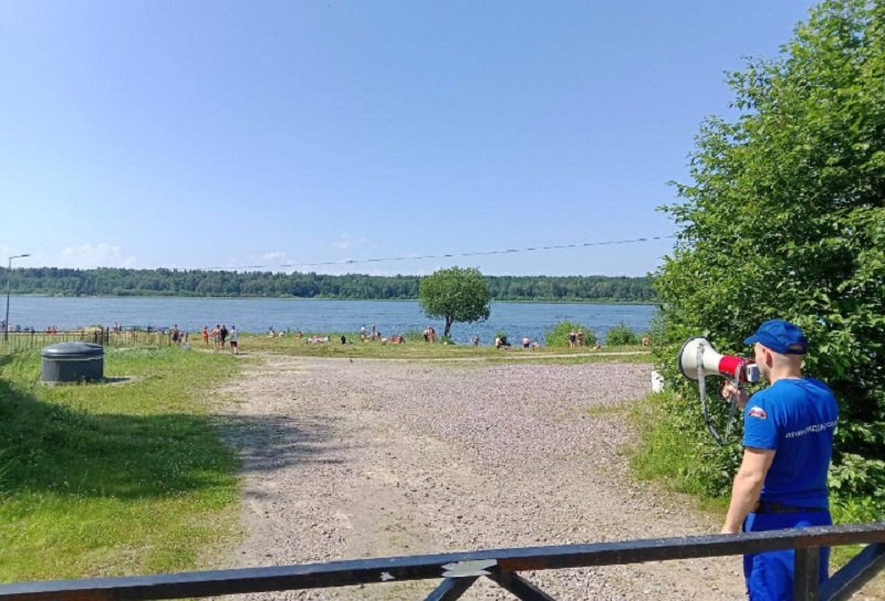 Спасатели продолжают профилактические рейды на водоемах в Ленобласти - С 16 по 18 июля спасатели провели профилактические рейды на водоемах в Приозерском, Волховском, Киро