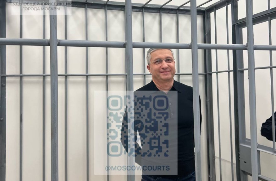 Суд огласил приговор экс-замминистра обороны РФ Тимуру Иванову - Бывший чиновник проведет ближайшие 13 лет в колонии.