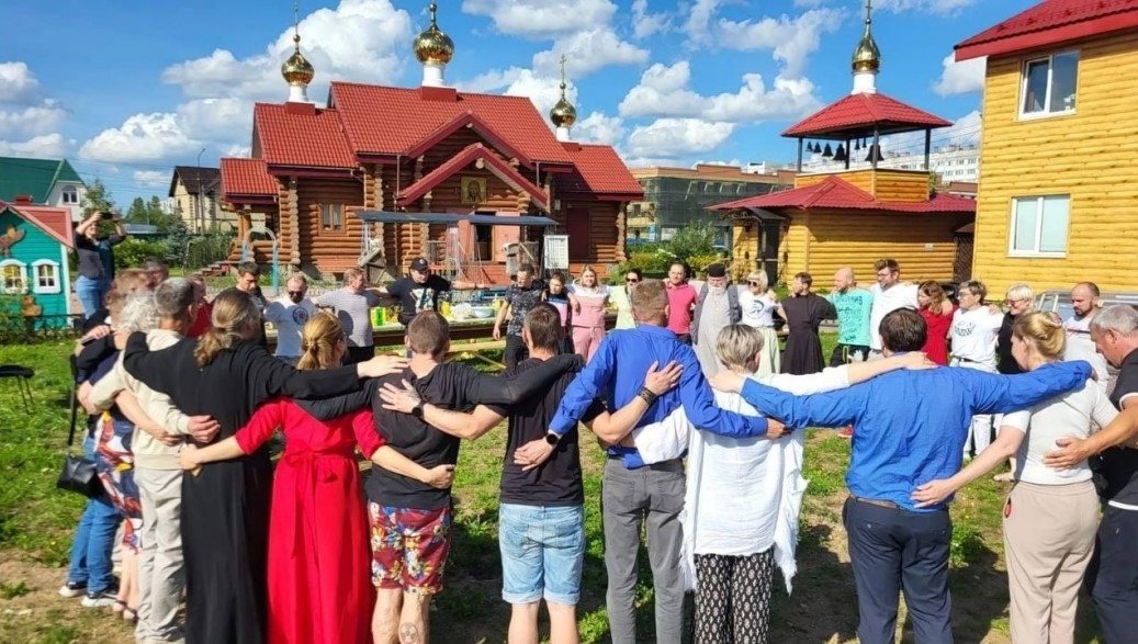 При поддержке гранта губернатора Ленобласти люди «Выбирают жизнь» - При поддержке гранта губернатора Ленобласти команда проекта «Выбираю жизнь» уже помогла 35 ленинград