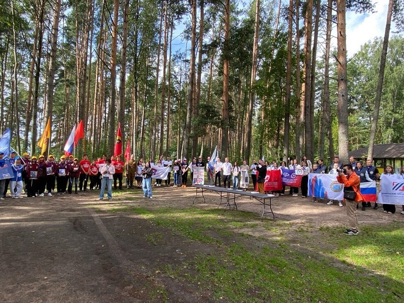 Слет молодежного актива Ленобласти в Приозерском районе собрал 160 участников - На базе «Лосево-парк» в Приозерском районе открылся XX слет молодежного актива Ленинградской области