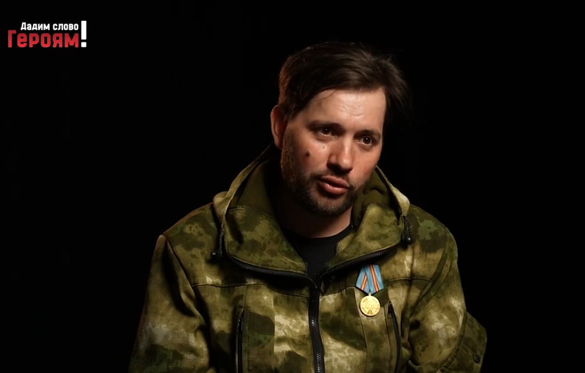 "Крики погибающих на минных полях до сих пор в памяти" - участник СВО о боевом братстве и ужасах войны - Героем новой, шестой, серии стал Анатолий Хилько. Он до службы на СВО был поваром, но чувство долга