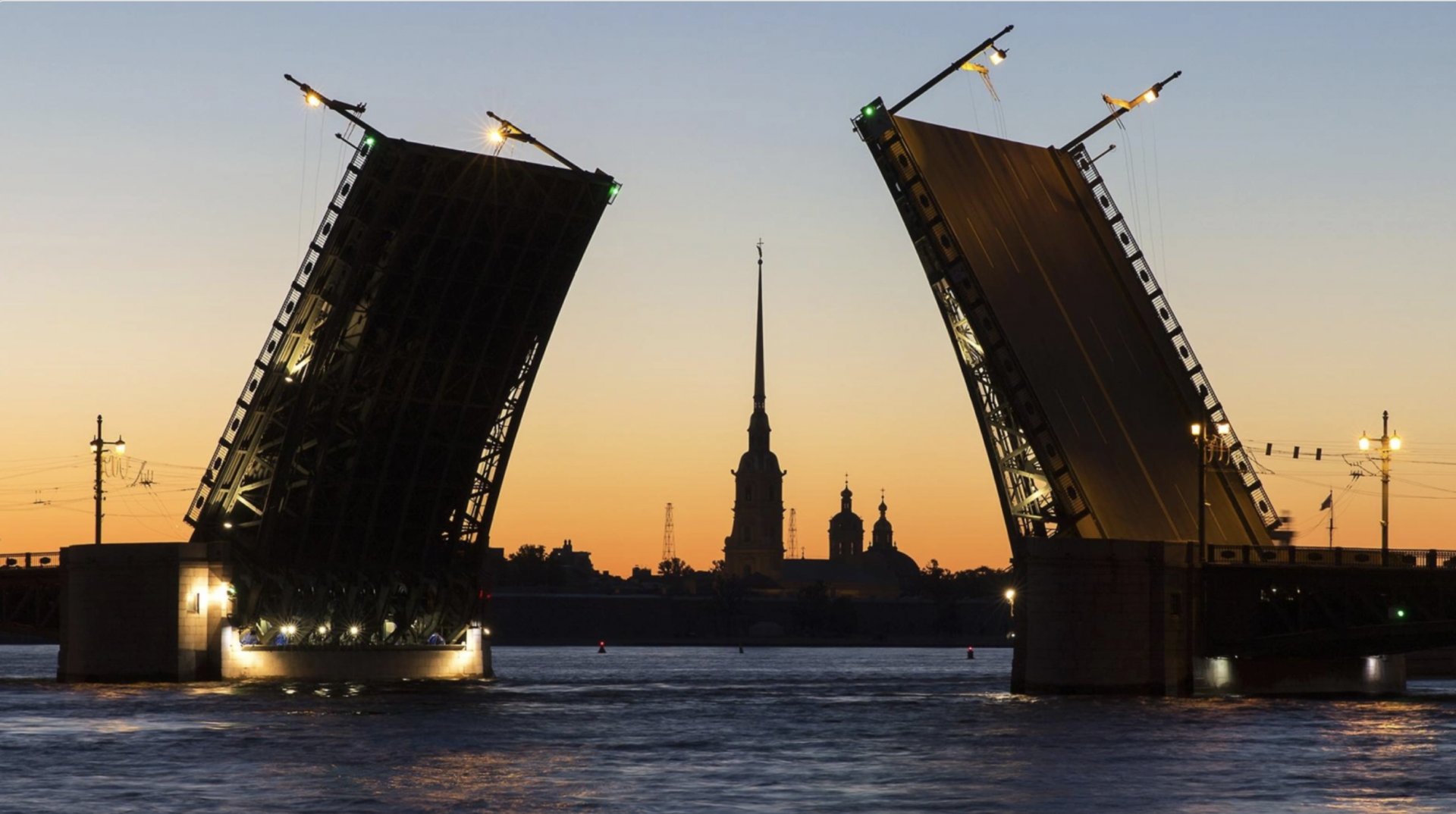 Шоу «Поющие мосты» в Петербурге посвятят памяти Виктора Цоя - Программа начнется в ночь с 14 на 15 августа.