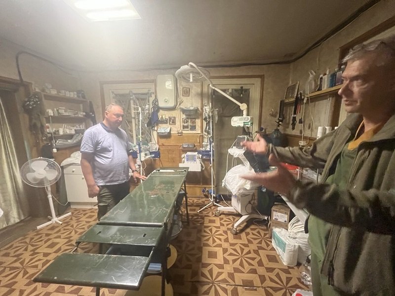 Глава избиркома Ленобласти посетил пункт фронтовых медиков на границе с Харьковской областью, где идут непрерывные бои - Глава избирательной комиссии Ленинградской области Михаил Лебединский посетил пункт передовой медици
