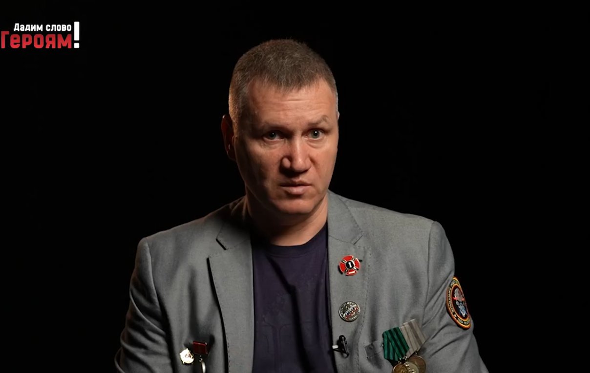 "Кто попал на войну, война того не отпускает" - монолог ветерана после опыта СВО - Константин Авсянко отправился в зону спецоперации, чтобы испытать себя и защитить невинных. Даже пос