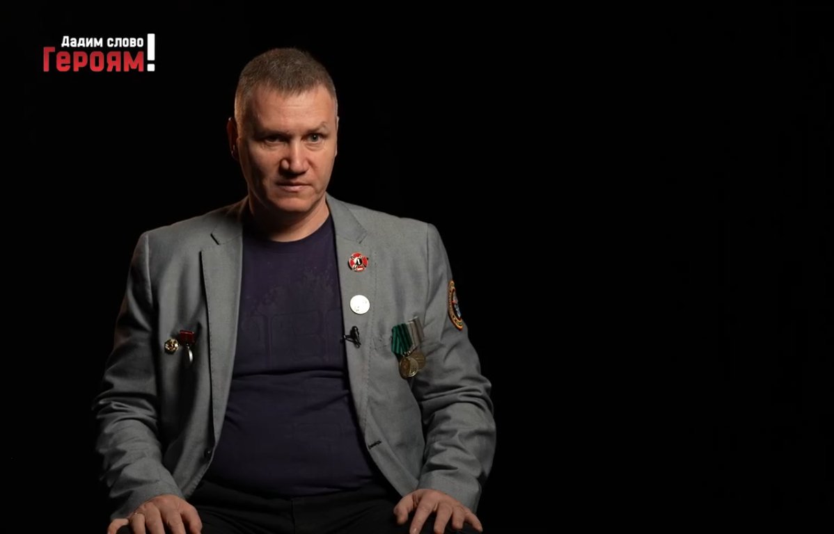 "Кто попал на войну, война того не отпускает" - монолог ветерана после опыта СВО - Константин Авсянко отправился в зону спецоперации, чтобы испытать себя и защитить невинных. Даже пос