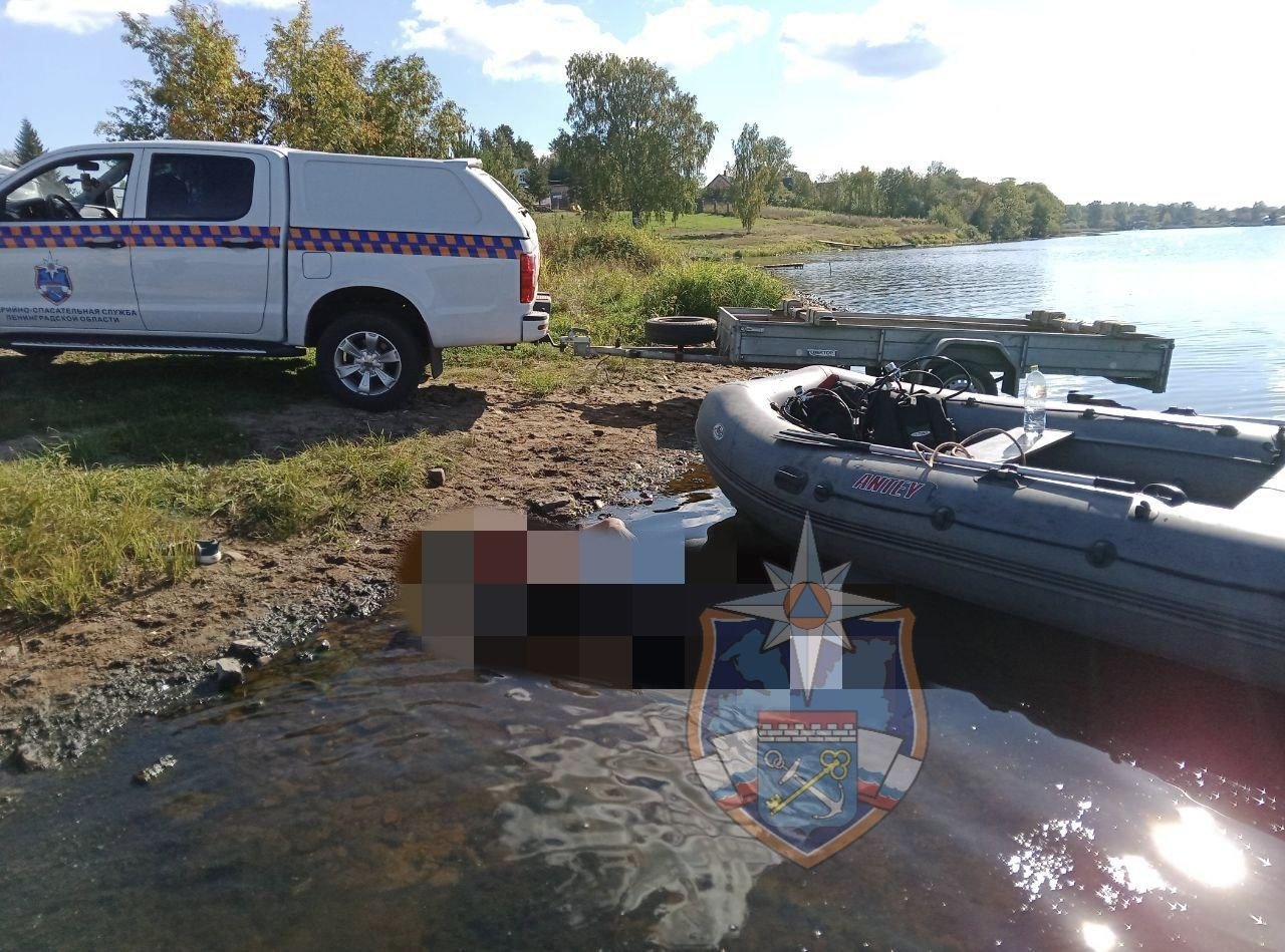 Два человека утонули в водоемах Ленобласти за сутки - Спасатели извлекли погибших из воды и передали полиции.