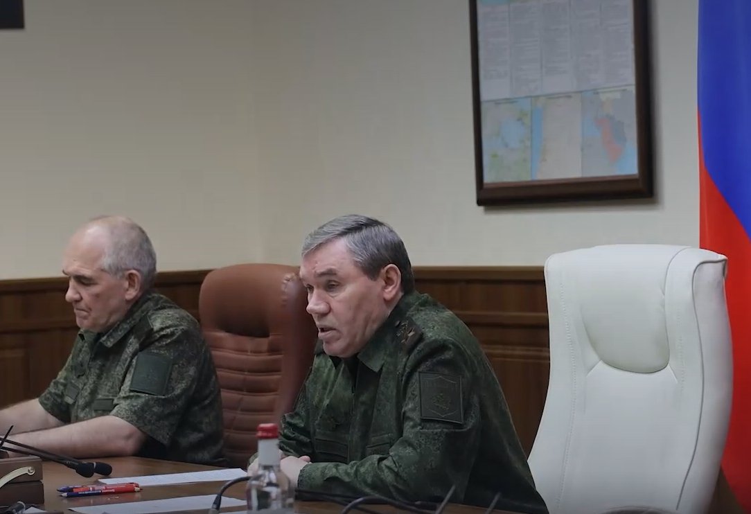 Карта с Одесской и Николаевской областями в составе РФ показали на брифинге Генштаба РФ - Во время выступления начальника Генерального штаба ВС РФ СМИ заметили карту, на которой Одесская и Н