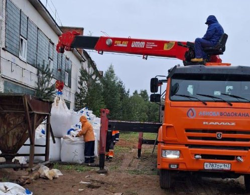 Специалисты приступили к финальным работам на водоочистных сооружениях в Кингисеппе - На водоочистных сооружениях Кингисеппа стартовал заключительный этап ремонта — специалисты засыпают