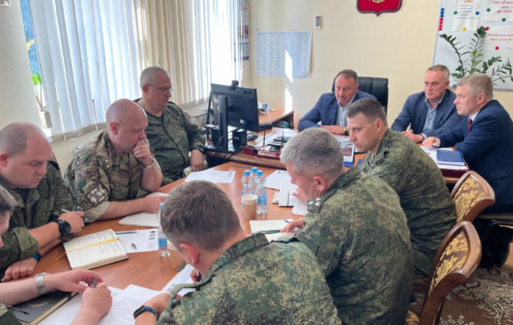 Выборы на передовой: как военные из Ленобласти будут голосовать в условиях СВО и КТО - Глава избиркома Ленобласти Михаил Лебединский рассказал, как организовано голосование среди военносл