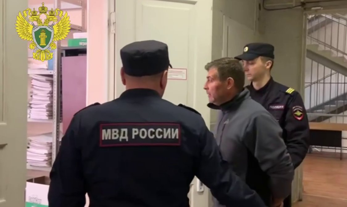 Суд арестовал еще одного фигуранта дела о смертельном отравлении суррогатным алкоголем в Ленобласти - Мужчина закупал смертельно опасный суррогат на складе в Тосненском районе для последующей перепродаж