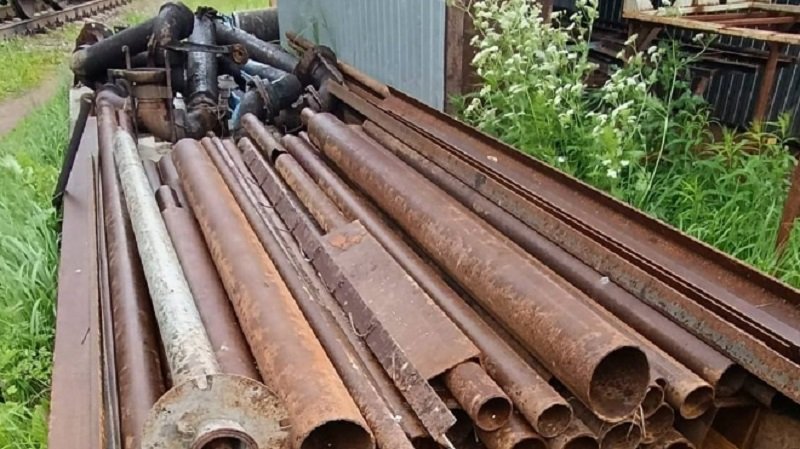 В Волхове убрали строительные отходы после жалоб местных жителей - В Волхове после жалобы местной жительницы транспортная прокуратура выявила нарушения при складирован